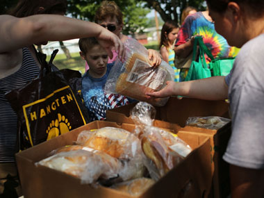 Add folic acid to bread to keep spinal defects at bay: Experts Add folic acid to bread to keep spinal defects at bay: Experts