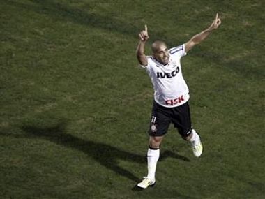 Corinthians win first Libertadores Cup Corinthians win first Libertadores Cup