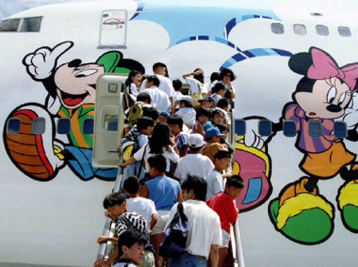 Jet set go: Fly Disney style with Mickey and Minnie Jet set go: Fly Disney style with Mickey and Minnie