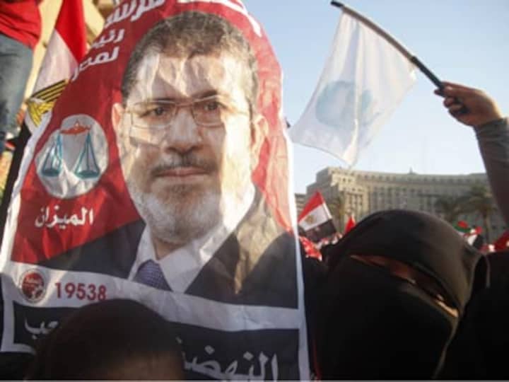 Egypt court freezes President Mursi's Parliament decree 