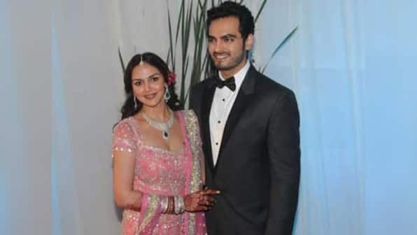 Sonia Gandhi invites newlywed Esha, Bharat to dinner