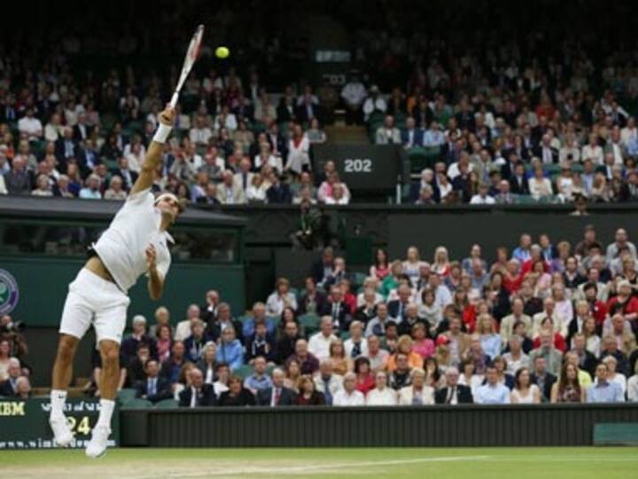 Wimbledon: Federer outguns Djokovic to reach final 