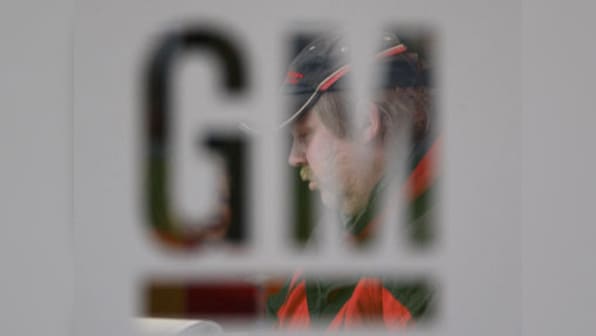 GM sacks global marketing chief over Man United deal