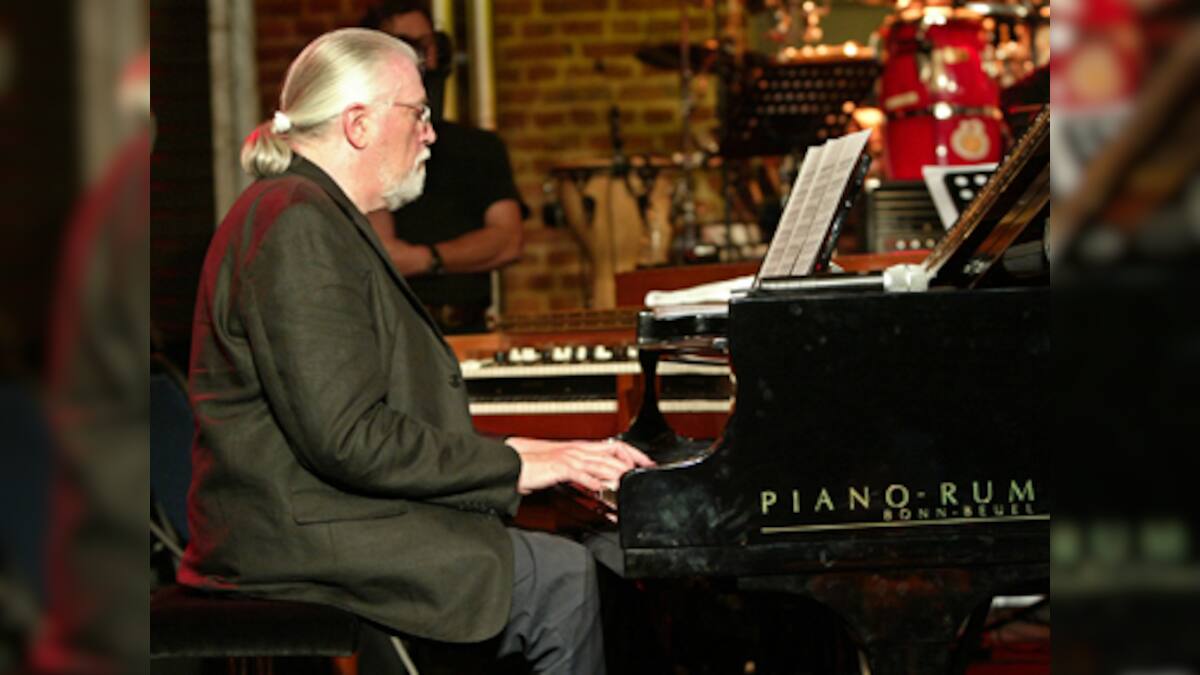 Darkness to light: Deep Purple keyboardist Jon Lord passes away – Firstpost