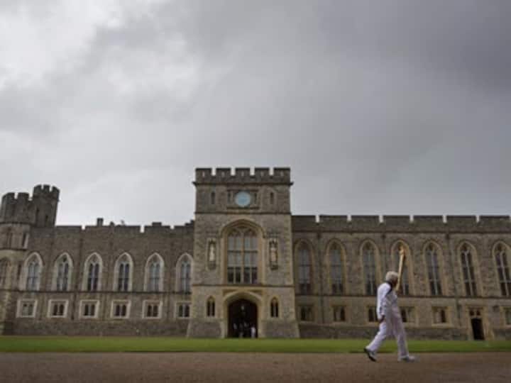 Olympic buzz takes off: London welcomes the flame