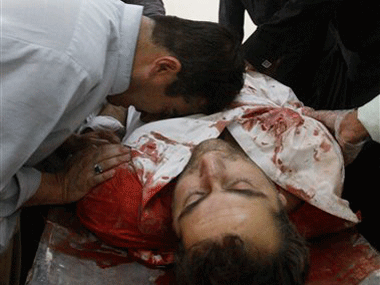 Pak bomb aimed at Shia Muslims, kills 12 Pak bomb aimed at Shia Muslims, kills 12