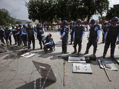 Apple broadens legal attack on Qualcomm; tells court that the chip maker's licenses are invalid Apple broadens legal attack on Qualcomm; tells court that the chip maker's licenses are invalid