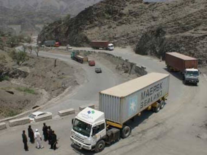 After 7 months, first Nato supply truck crosses Pak border