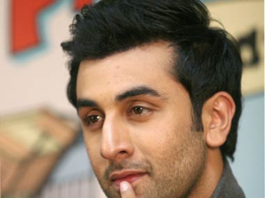 Ranbir Kapoor apologises for smoking in public-Entertainment News , Firstpost Ranbir Kapoor apologises for smoking in public-Entertainment News , Firstpost