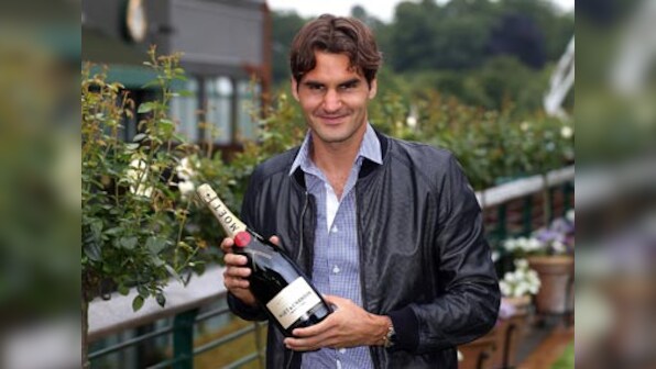 Federer passes Sampras for record time at No 1 ranking 