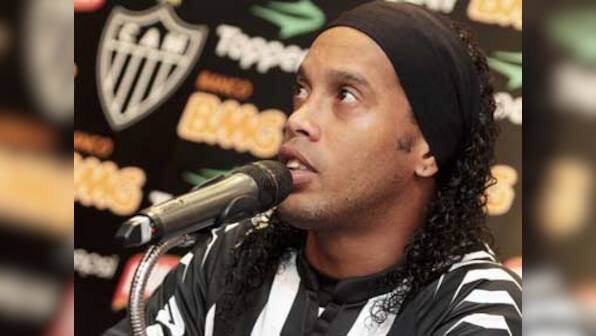 Coke gives Ronaldinho the boot for drinking Pepsi at presser