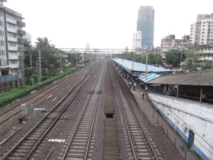 Mumbai's Western Railway motormen go on flash strike