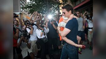 Tom Cruise takes helicopter ride with Suri
