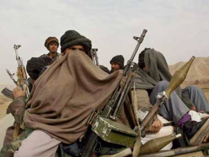 9 killed after suicide bomber attacks militant compound in Pak 