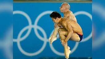 Police investigate Twitter slur to UK diver