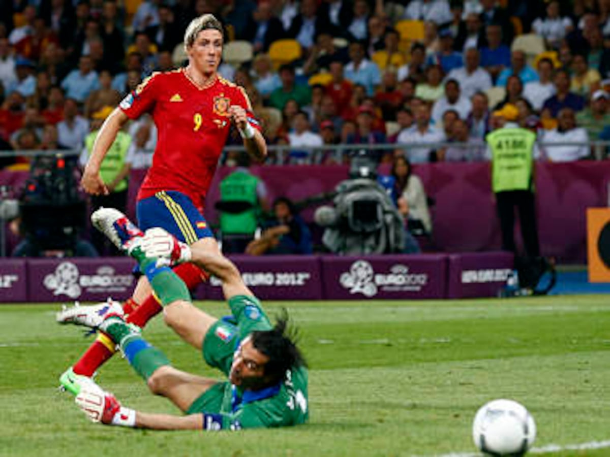 Spain crushes Italy, 4-0, in Euro 2012 final