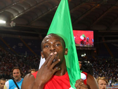 Oops! UK pays tribute to Bolt, but with a glitch Oops! UK pays tribute to Bolt, but with a glitch