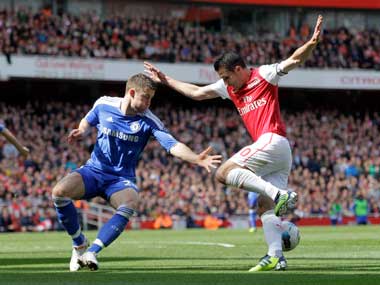 Trophy = Money for Van Persie? Trophy = Money for Van Persie?
