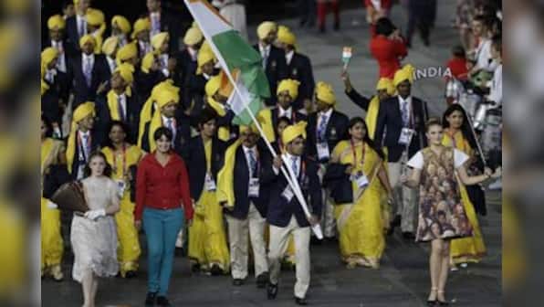 Indian contingent greeted with huge cheers