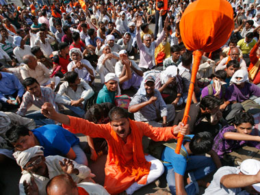 Amarnath yatra: J&K Health Minister visits pilgrim camps Amarnath yatra: J&K Health Minister visits pilgrim camps