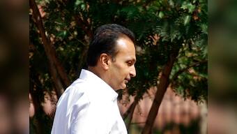 Reliance Media up 4% as rights share issue okayed