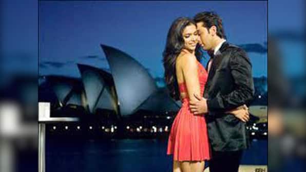 No awkwardness with Ranbir, says Deepika