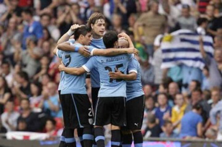 Uruguay beat Emirates 2-1