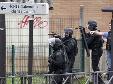 Man takes hostage in nursery school near Paris Man takes hostage in nursery school near Paris