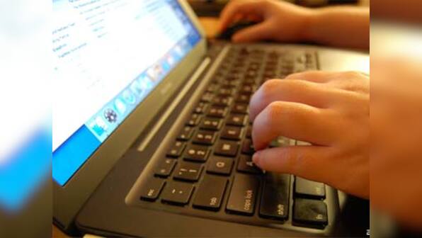 PC market stabilizes after two years of declining sales, grew 1% in Q4