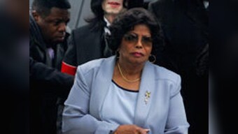 Feud continues to roil Michael Jackson's family