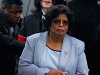 Feud continues to roil Michael Jackson's family Feud continues to roil Michael Jackson's family