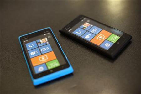 Nokia cuts price of Lumia 900 by whopping 50 percent Nokia cuts price of Lumia 900 by whopping 50 percent
