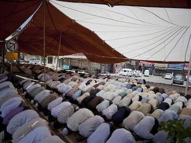China bans Ramadan fasting, restricts students from entering mosques China bans Ramadan fasting, restricts students from entering mosques