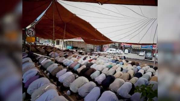 China bans Ramadan fasting, restricts students from entering mosques
