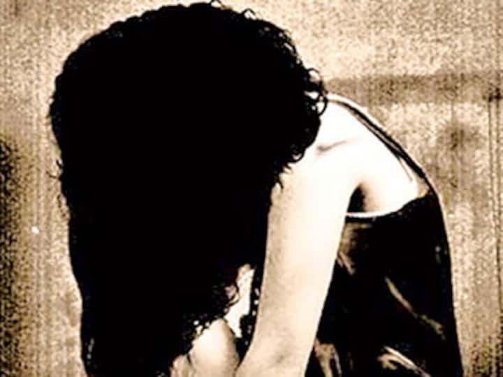 Police: US man solicited wife's rape online