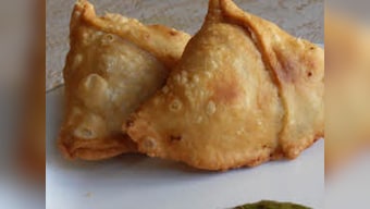 No more cheap samosas in Pakistan; bitter row in SC