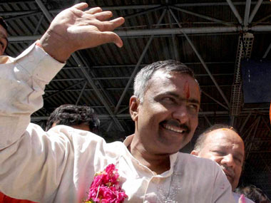 Former Guj Min asks Joshi to 'expose' those threatening him Former Guj Min asks Joshi to 'expose' those threatening him