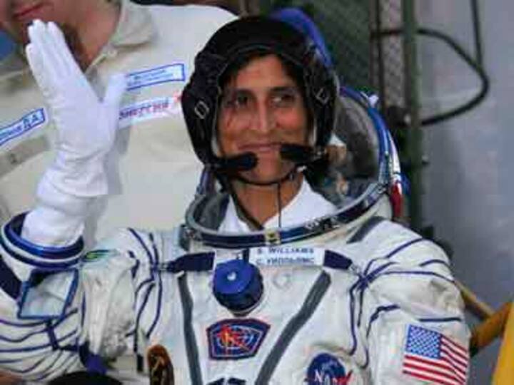 Soyuz rocket takes Sunita, two others to space station 