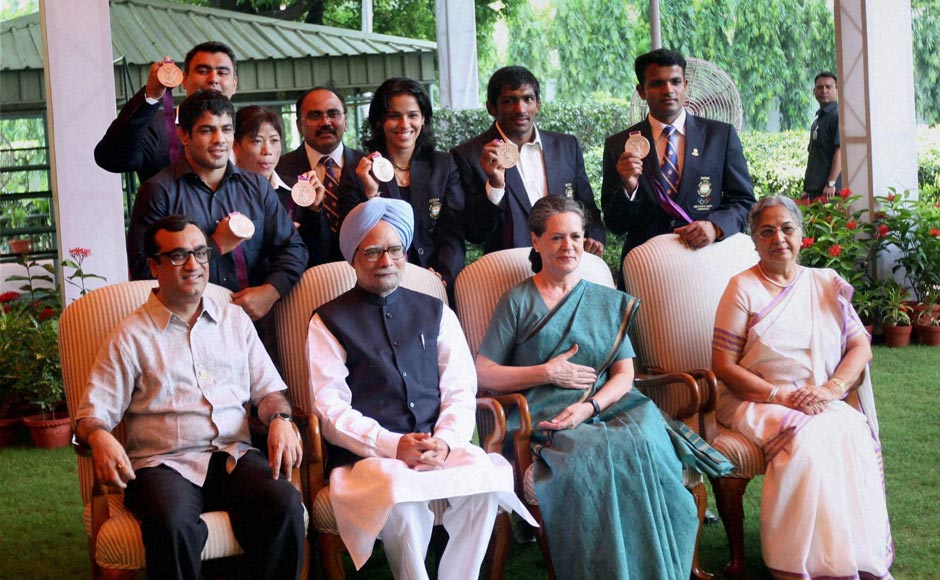 Images: India's Olympics medalists meet PM, Sonia, Advani Images: India's Olympics medalists meet PM, Sonia, Advani