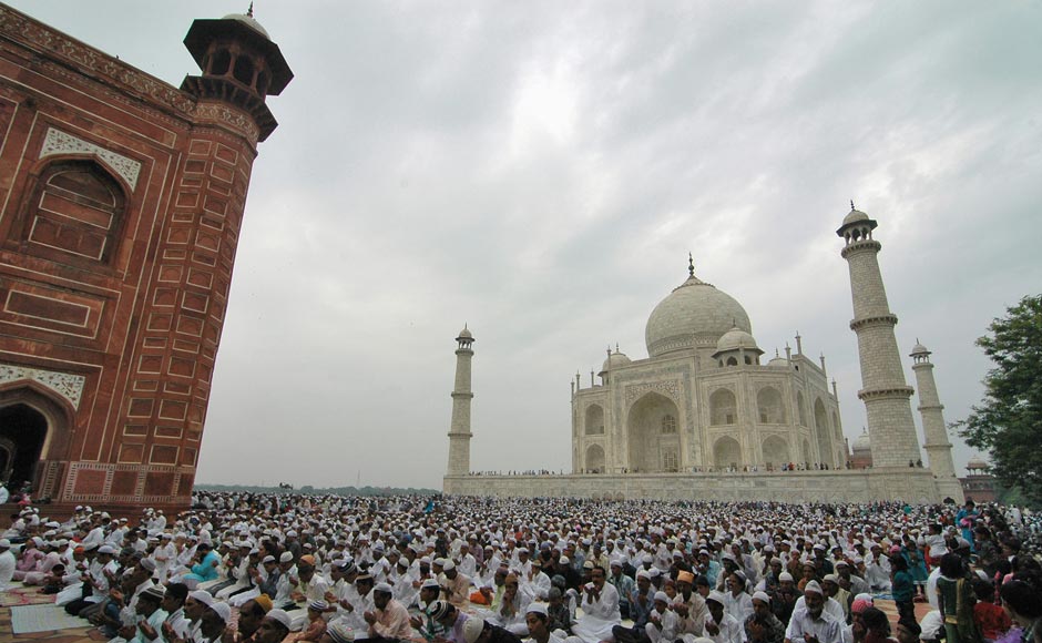 Images: Eid and the glory of the Taj Mahal