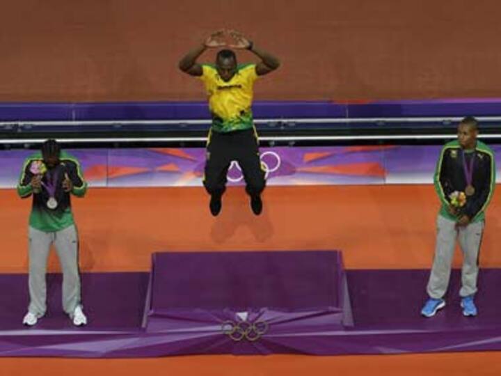 Usain Bolt breaks world record... on Twitter!