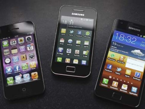 Jurors Begin Deliberations In Apple Vs Samsung Patent Case Tech News Firstpost