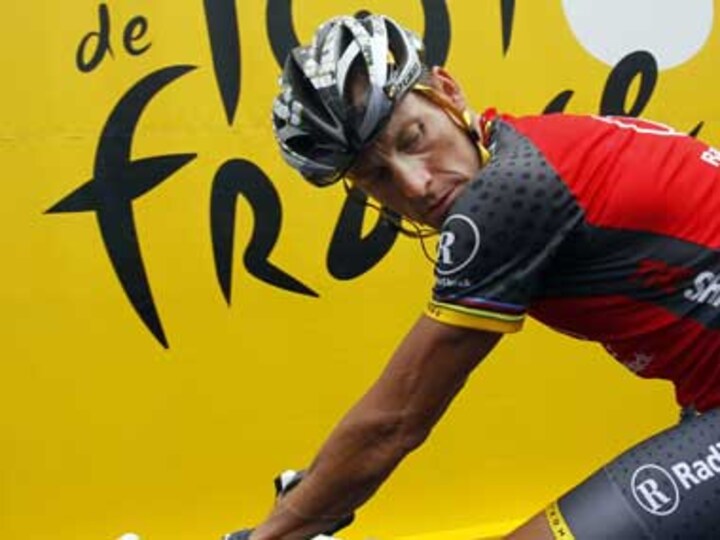 Stripped of his titles, Armstrong's foundation sees 30% rise in donations
