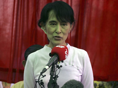 Suu Kyi meets Myanmar President for talks Suu Kyi meets Myanmar President for talks