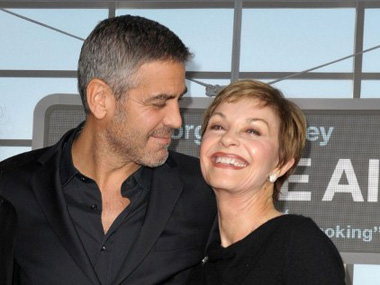 Clooney's mom wants him to marry wrestler Clooney's mom wants him to marry wrestler