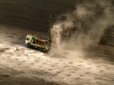 India tries to keep lights on with Kentucky coal in $7 bn deal India tries to keep lights on with Kentucky coal in $7 bn deal