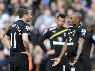 Defoe signs new contract at Tottenham Defoe signs new contract at Tottenham