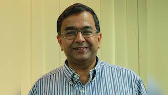 'Cashless, universal healthcare should be the model'