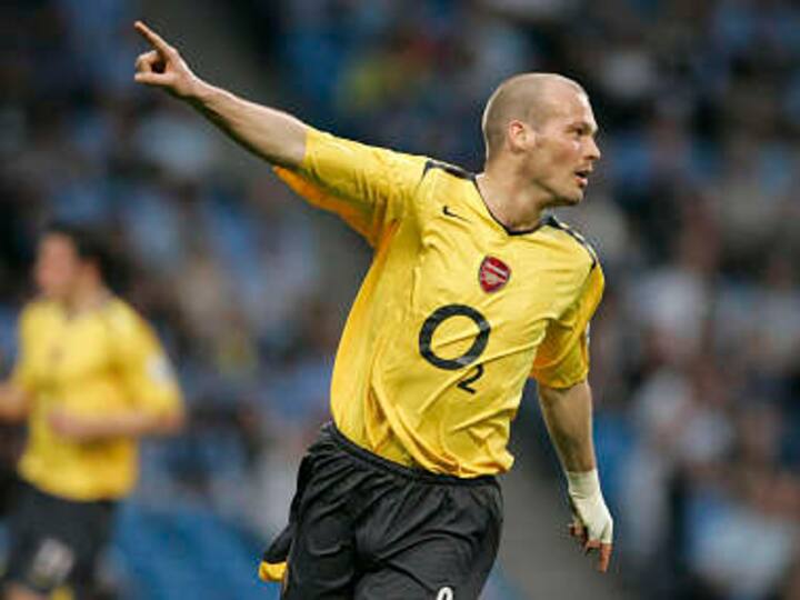 Arsenal 'invincible' Ljungberg retires from football
