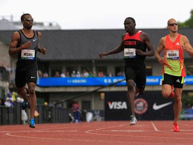 Manteo Mitchell finishes relay with broken leg